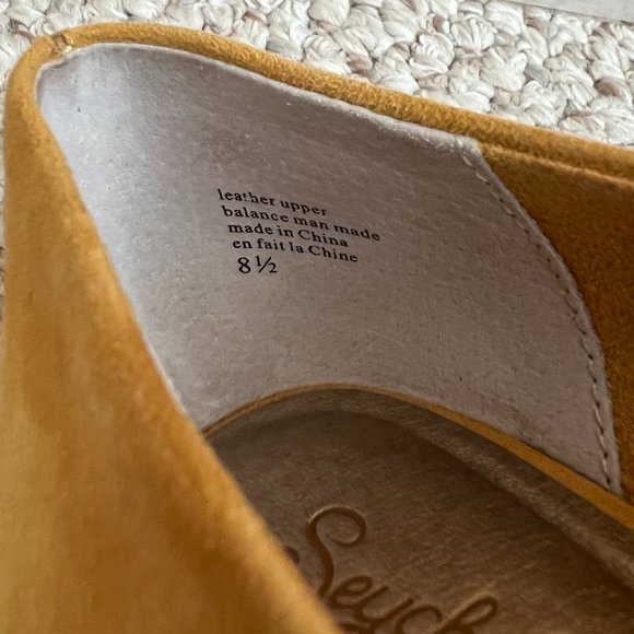 SEYCHELLES - Downstage Mustard Ruffled Flat - Good Condition - Picture 12 of 12